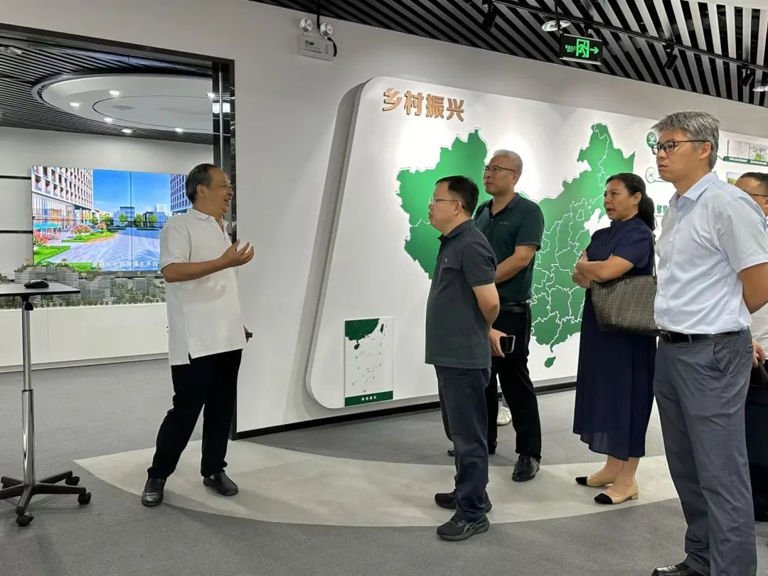 农业农村部计划财务司副司长、一级巡视员王衍到访丰农控股参观交流