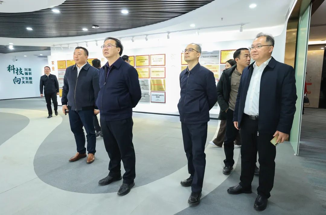 廣西壯族自治區(qū)黨委副秘書長(zhǎng)郭忠志到訪豐農(nóng)控股